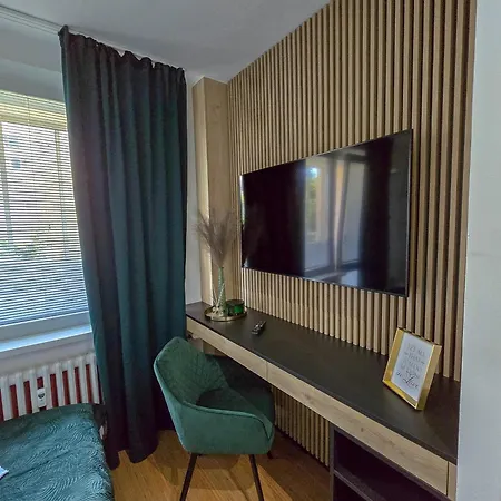 Adj Apartmens كَشّا